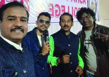 स्थानिक कलाकारांना, सूत्रसंचालकांना सुगीचे दिवस