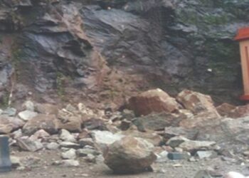 कोकणातील शेकडो गावे दरडींच्या सावटाखाली