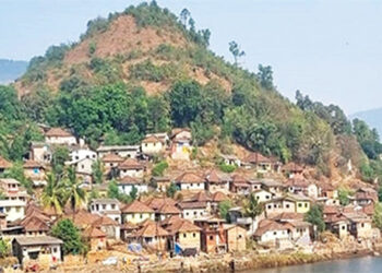 महाडमधील ‘ही’ गावे दरडीच्या छायेखाली
