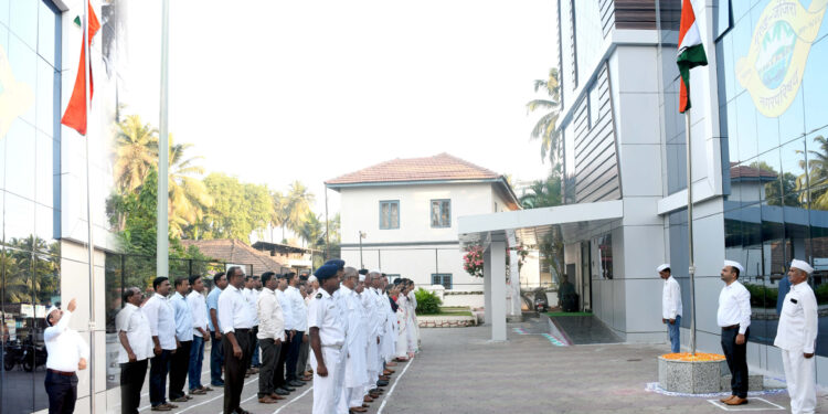 महाराष्ट्र दिन उत्साहात साजरा