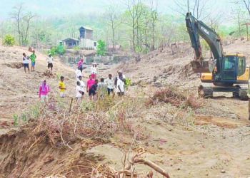 गाळातच साठवण तलावाची निर्मिती