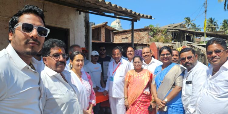 अनंत गिते यांनी दिली अलिबागमधील मतदार संघात भेट