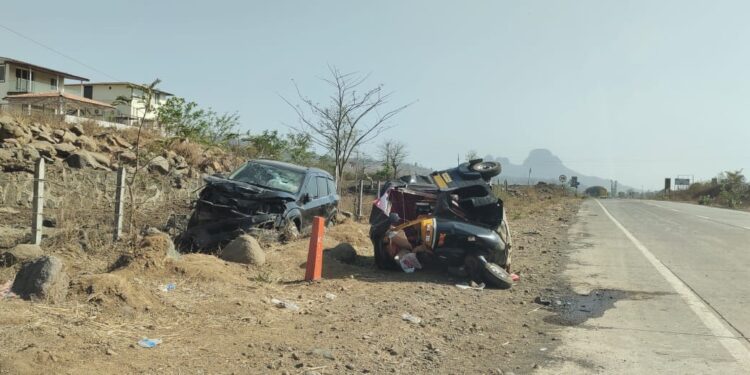 भीषण अपघात! रिक्षा चालकाचा जागीच मृत्यू