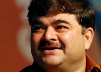 दामोदर नाट्यगृहासाठी कलाकार रस्त्यावर उतरणार