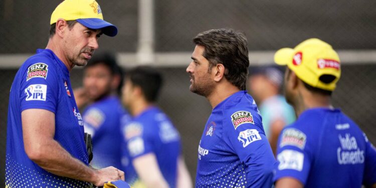 मुख्य प्रशिक्षक निवडण्यात धोनीची भूमिका