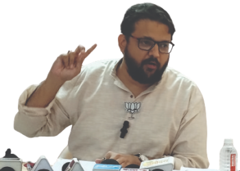 कर्जतमध्ये शित युध्द ?