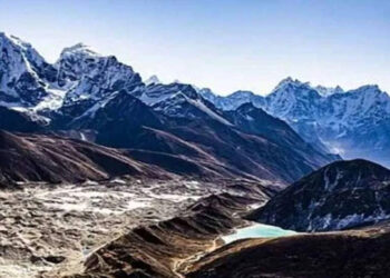 एव्हरेस्टवर कोंडी; दोनशे गिर्यारोहक पोहोचले