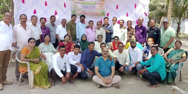 माजी विद्यार्थ्यांचे स्नेहसंमेलन उत्साहात