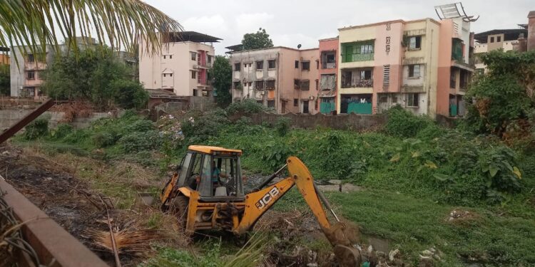 नेरळ ग्रामपंचायतीकडून नालेसफाईला वेग