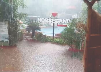 पावसानंतर माथेरान काळोखात