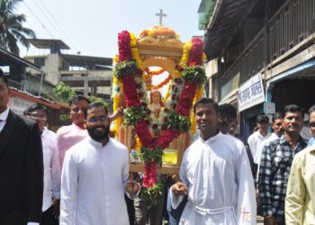 माय-दे-देउस यात्रा उत्साहात