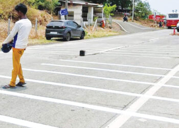 महामार्गावरील रंबल स्ट्रीप बिनकामाचे