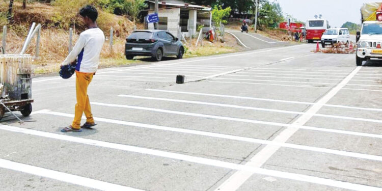 महामार्गावरील रंबल स्ट्रीप बिनकामाचे