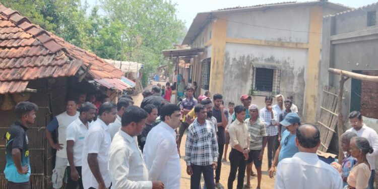 शासनाकडुन नुकसान भरपाई भेटण्यासाठी प्रयत्न