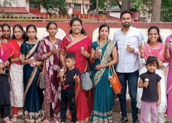 वीस वर्षांनंतर माजी विद्याथी एकत्र