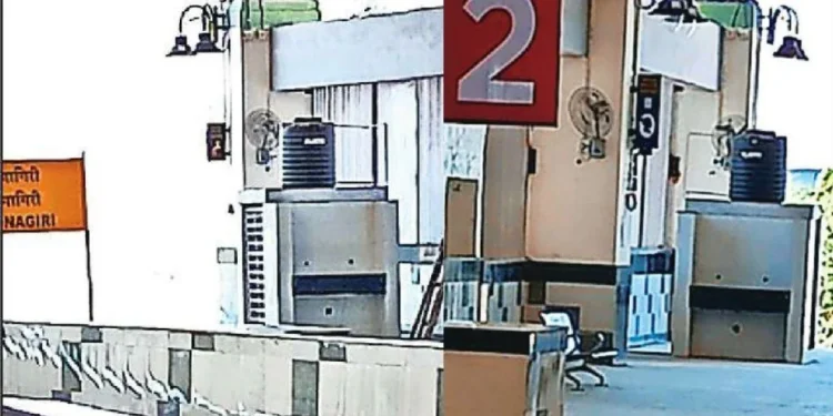 उरण मार्गावरील स्थानकांत गैरसोयी