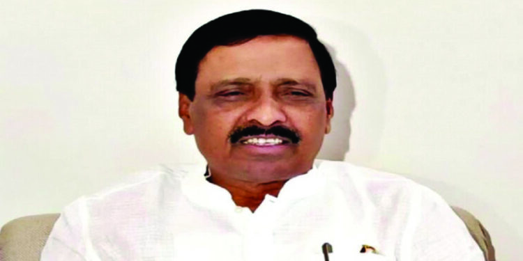 शिंदेंना आमदारकी आमच्यामुळे: विनायक राऊत