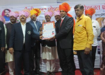 विवेक ढेपे यांना महाराष्ट्ररत्न गौरव पुरस्कार