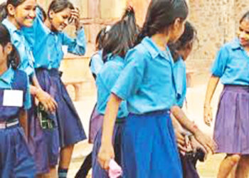 शिलाई बचत गटाच्या हाती