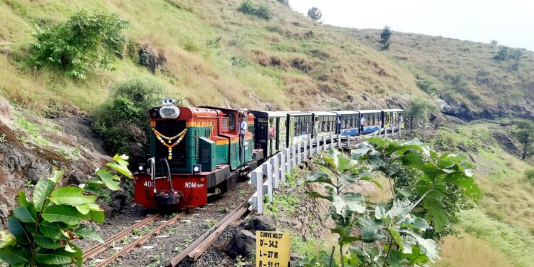 माथेरानची राणी पावसाळी सुट्टीवर