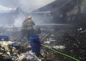 भंगार गोदामाला भीषण आग