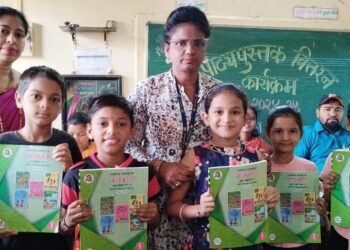 पहिल्या दिवशी विद्यार्थ्यांचे जंगी स्वागत