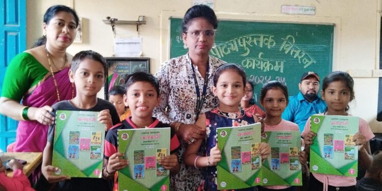 पहिल्या दिवशी विद्यार्थ्यांचे जंगी स्वागत