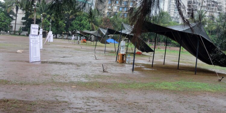 पावसाने फिरवले मैदानी चाचण्यांवर पाणी
