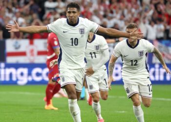 इंग्लंडची सार्बियावर निसटती मात