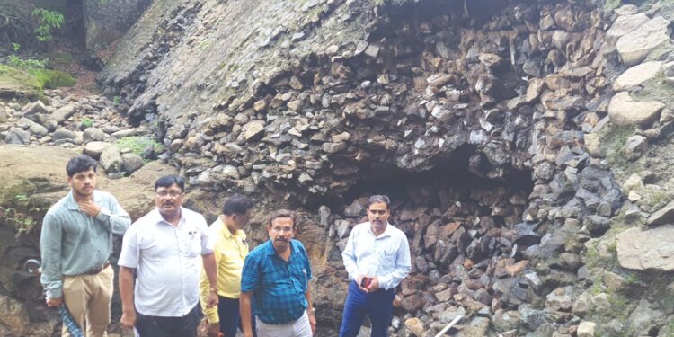 उमटे धरणाची डागडुजी सेस फंडातून