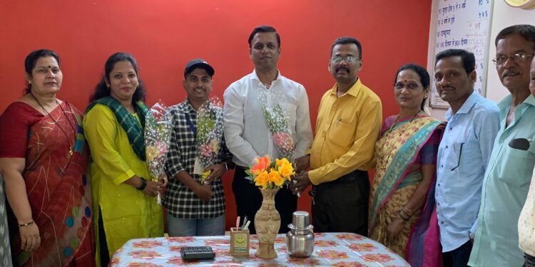 पतसंस्थेतर्फे विविध मान्यवरांचा सत्कार