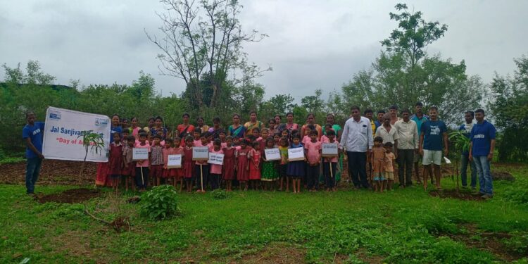 युनायटेड वेकडून नागेवाडीमध्ये कृती दिन साजरा