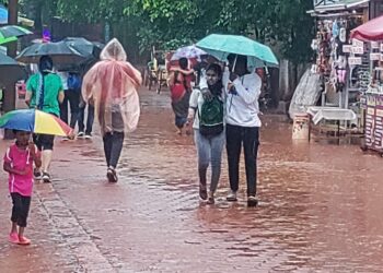 माथेरानमध्ये ‘वर्षारंभ’; पर्यटक झाले चिंब