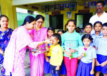 शाळांमध्ये विद्यार्थ्यांचा किलबिलाट