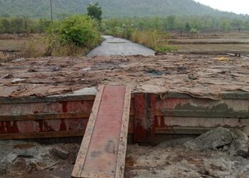 खांडस येथील पुलाचा भाग रात्रीत पूर्ण