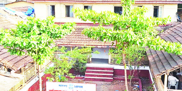 तहसील कार्यालयाची इमारत धोकादायक