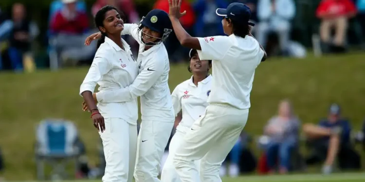 निरंजना नागराजनची निवृत्तीची घोषणा