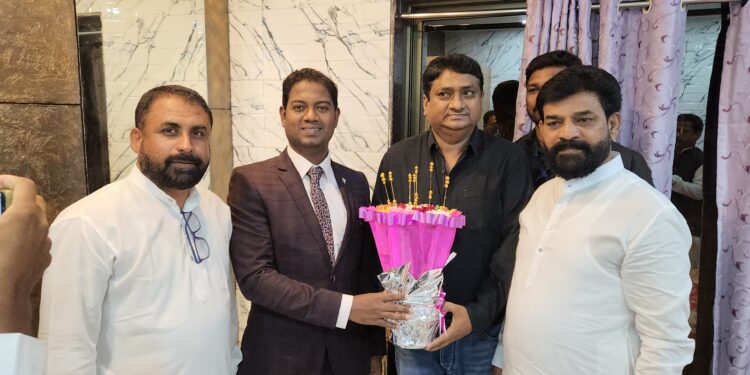 मनुस्मृती शिकवून गुलाम निर्माण होतील- राजरत्न आंबेडकर