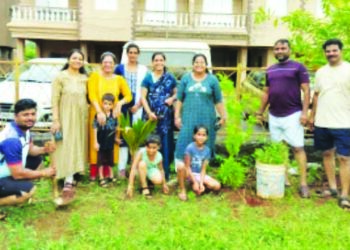 पाटणसई येथे वृक्षारोपण