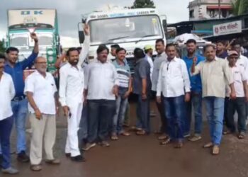 आंबेवाडी नाक्यावर सर्व्हिस रोड बनवा