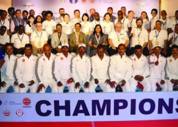 येरवडा कारागृहाच्या सुवर्णपदक विजेत संघाला भेट