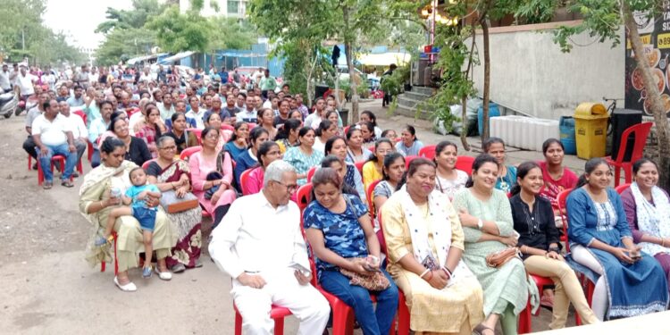 करंजाडेवासीयांचा रास्ता रोको आंदोलन