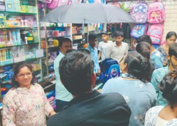 आकर्षक छत्र्या, रेनकोट उरण बाजारात दाखल