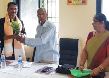 ज्येष्ठ नागरिक संस्थेमार्फत अलिबागच्या ज्येष्ठांना स्मार्टफोन प्रशिक्षण