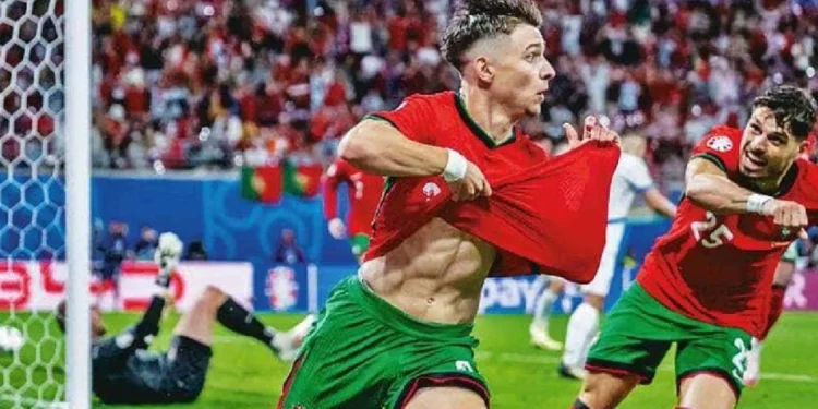 बदली खेळाडूचा निर्णायक गोल