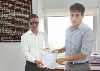 एसटी सेवा बंदमुळे प्रवाशांचे हाल