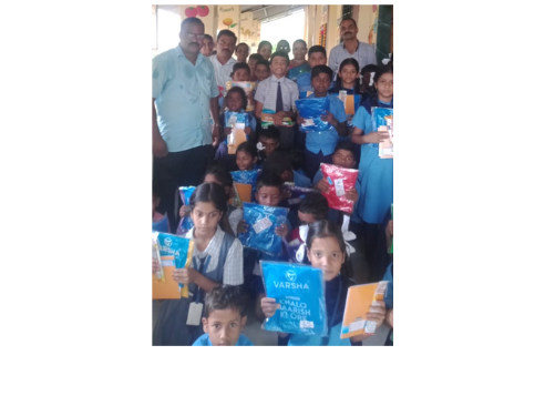 विद्यार्थ्यांना शैक्षणिक साहित्य वाटप