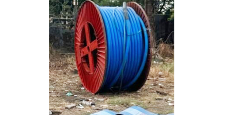 रस्त्यालगतचे सरकारी पाईप चोरणारा गजाआड