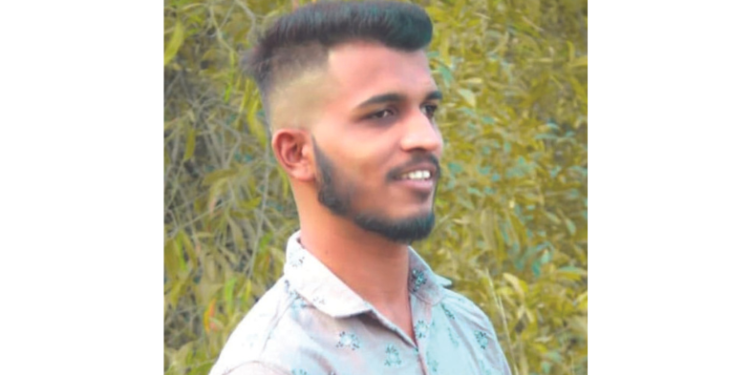 पत्र्यावरून पडून कामगार ठार