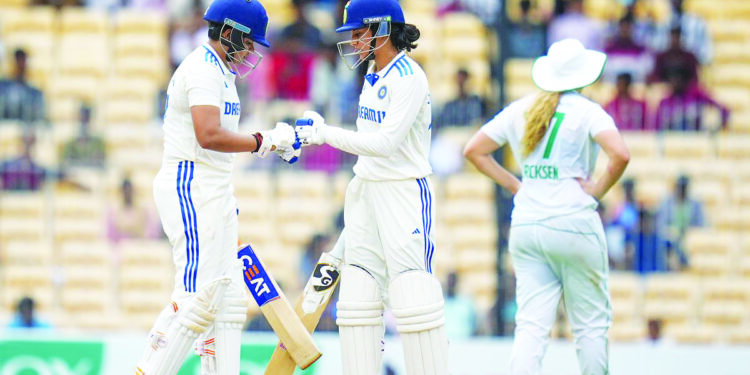 स्मृती अन्‌‍‍ शेफालीची दमदार सलामी